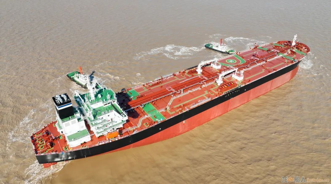 舟山中远海运重工11.3万吨原油轮“MESTA”签字交付