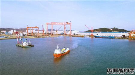  青岛造船厂交付“中科01”溢油回收船,