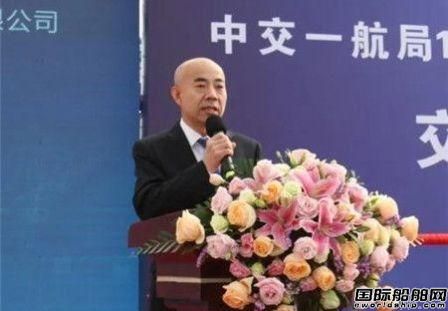 振华重工建造世界最大打桩船“一航津桩”正式交付,