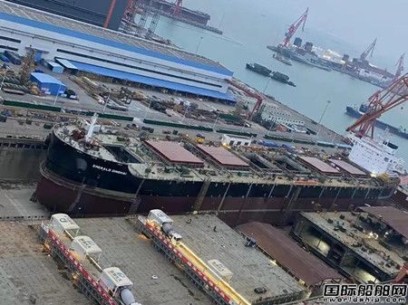 黄埔文冲85000吨散货船2号船实现全船结构完工