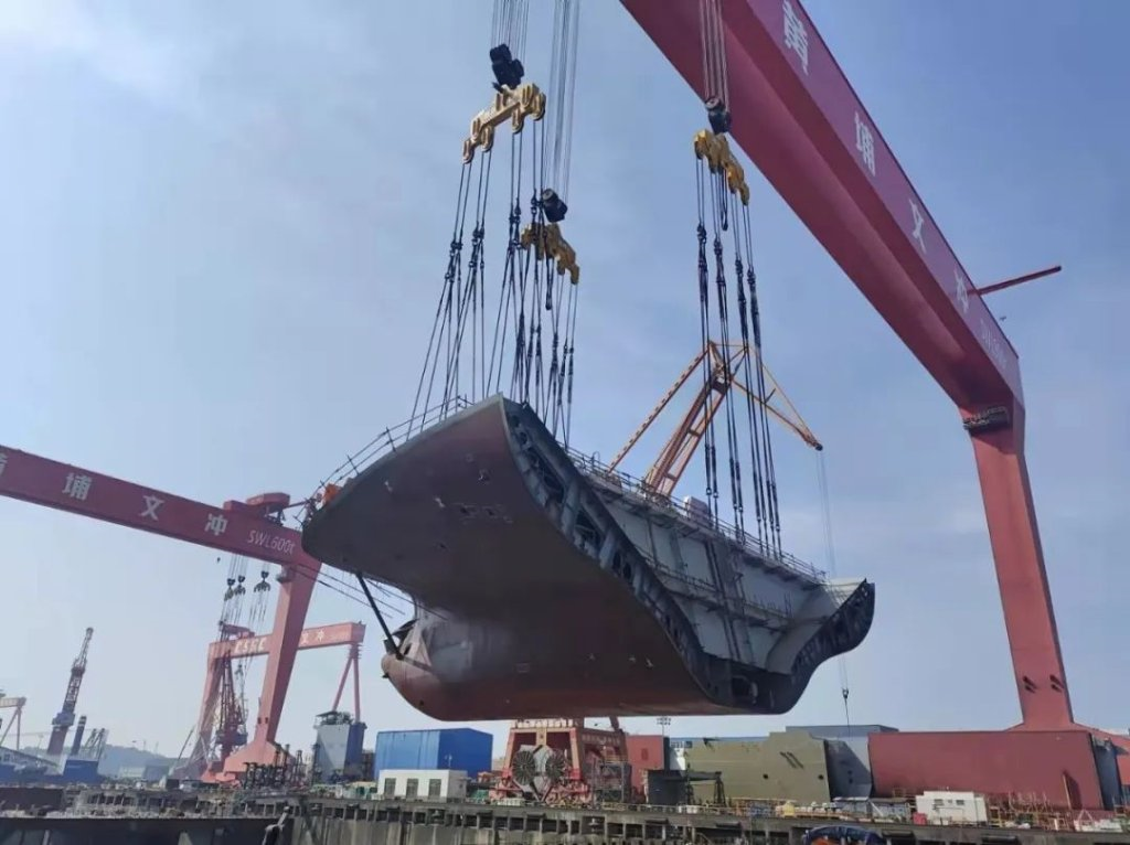 黄船海工造船事业三部搭载部在85K系列2#船再立新功！