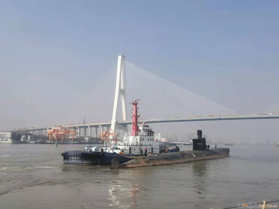 “长城191号”退役潜艇落户上海