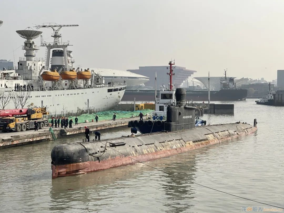 “长城191号”退役潜艇落户上海