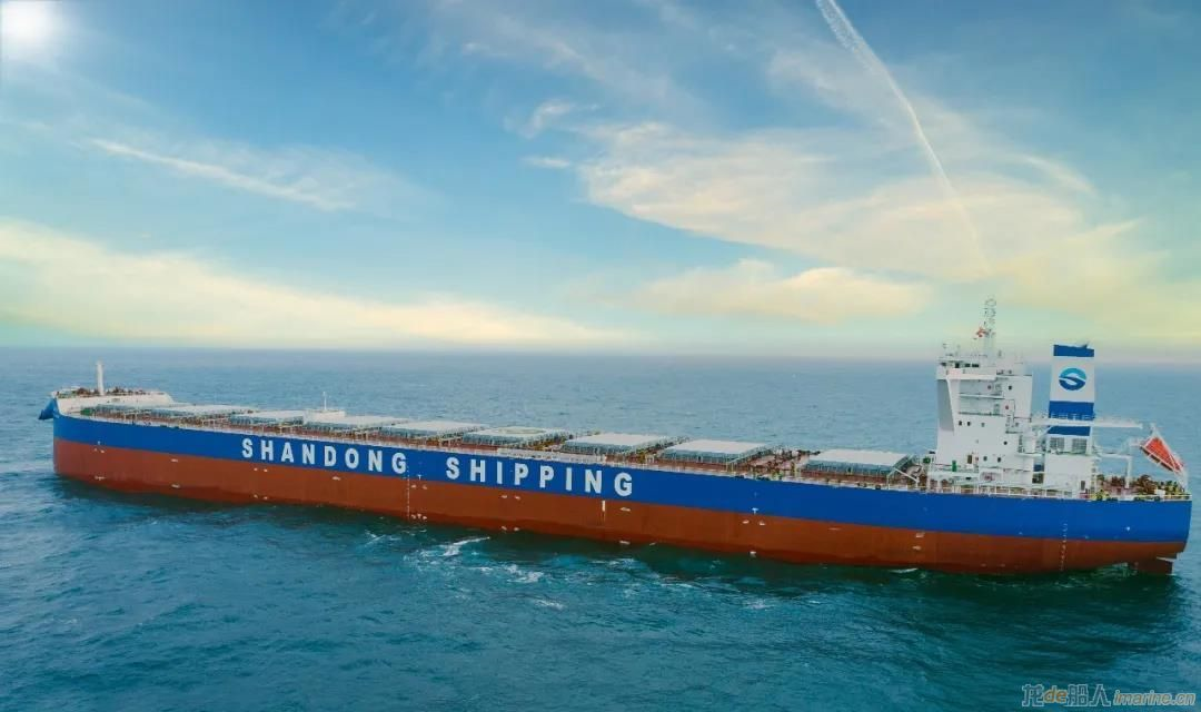 扬州中远海运重工21万载重吨散货船“山东奋进”轮交付