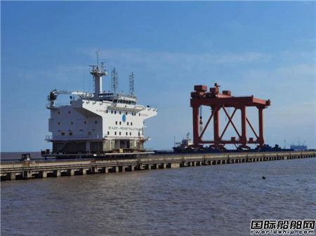  外高桥海工月交付八个上建总段创下历史新纪录,