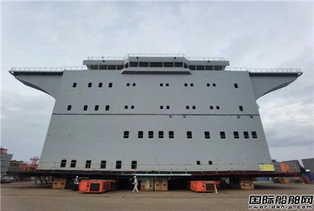  外高桥海工月交付八个上建总段创下历史新纪录,