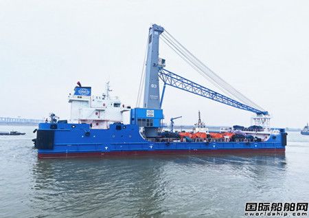 镇江船厂顺利交付2艘78米浮吊船