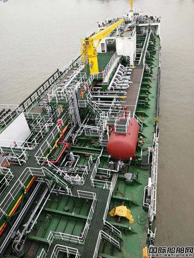  大洋海装为南京扬洋建造首艘13000吨化学品船完成海试,