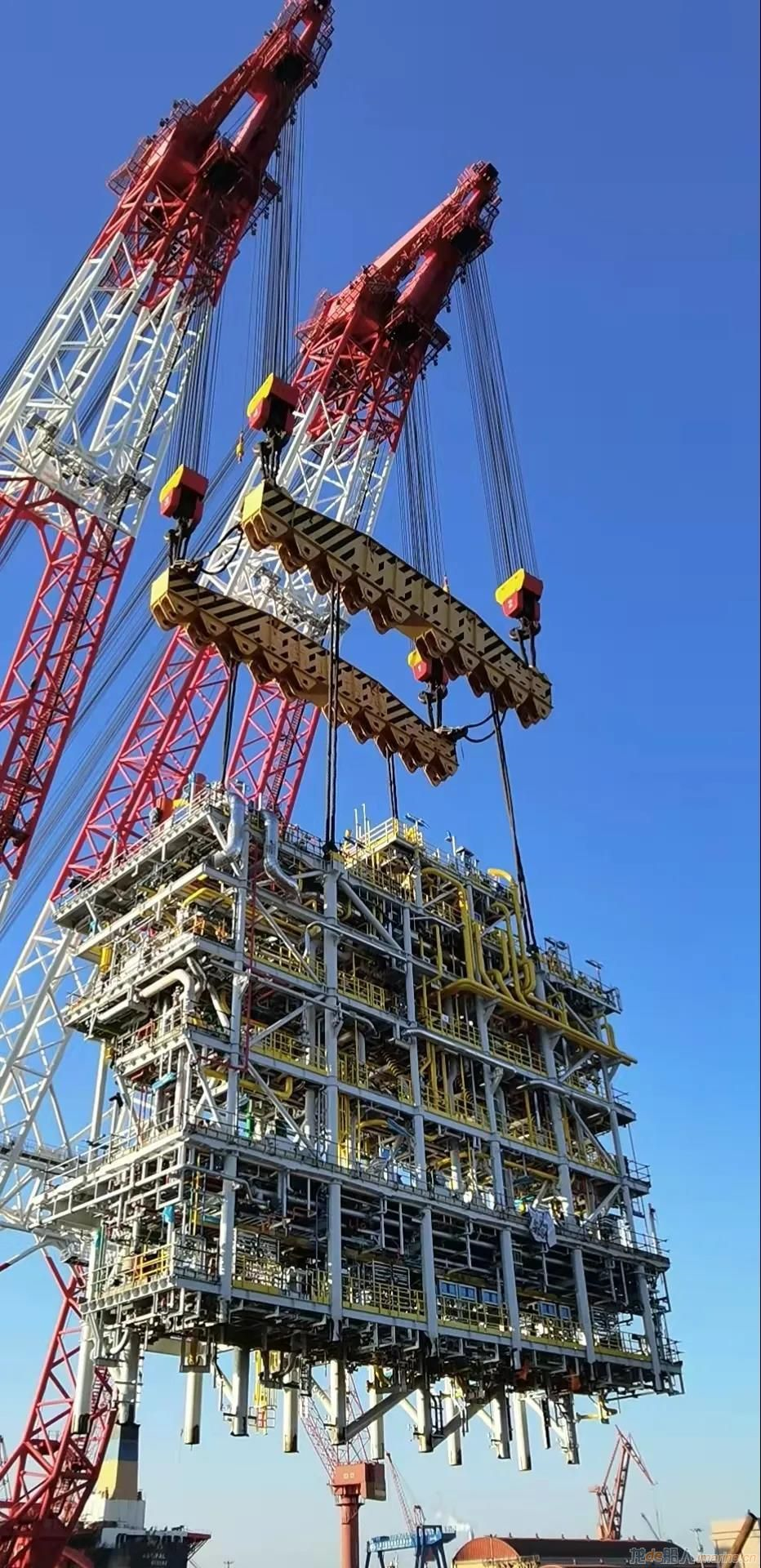 大连中远海运重工两艘FPSO改装项目完成多项施工节点