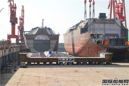  虎年第一大节点！沪东中华建造世界最大24000TEU箱船7号船入坞,