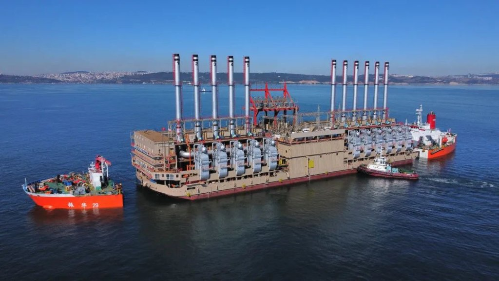 “振华29”轮土耳其成功浮装大型发电工程船
