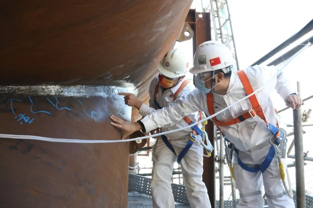 亚洲第一深水导管架 “海基一号”建造完工