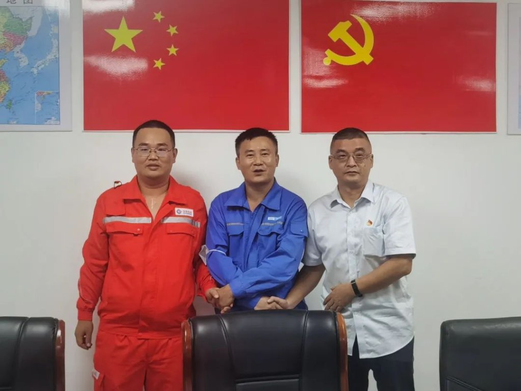 文冲修造海工驳船“海洋石油229”轮圆满完成升级改造、交付船东