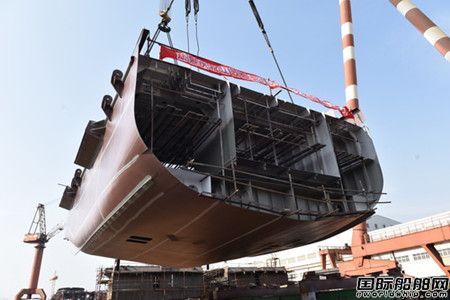 镇江船厂5220kW全回转拖轮顺利搭载