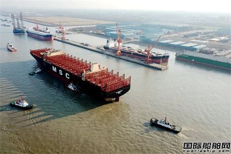 扬子鑫福14000TEU双燃料集装箱船试航凯旋,