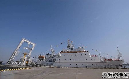  武船集团交付3000吨级浮标作业船“向阳红31”号,