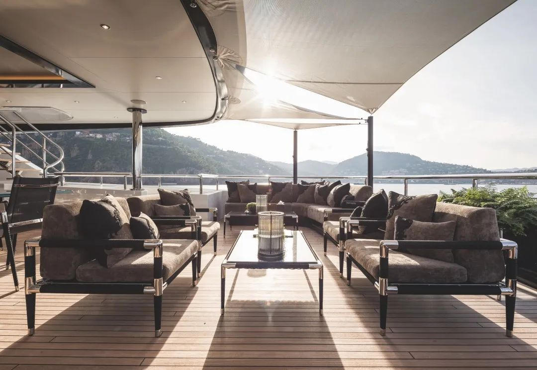 贝尼蒂65米全定制超级游艇M/Y TRIUMPH:理想之选