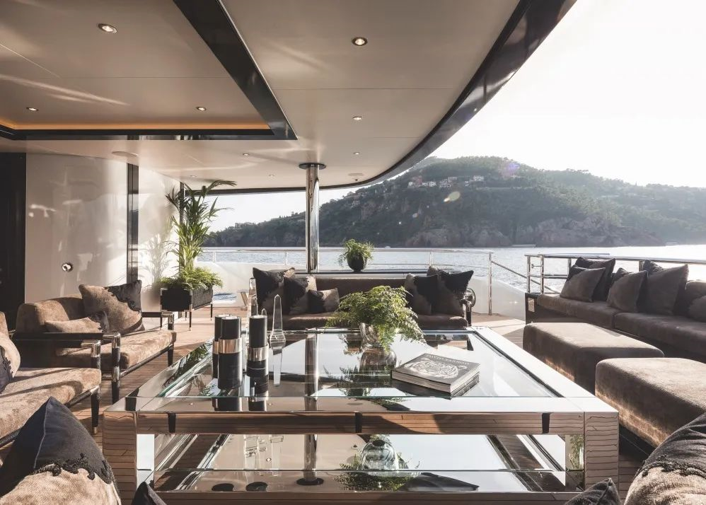 贝尼蒂65米全定制超级游艇M/Y TRIUMPH:理想之选