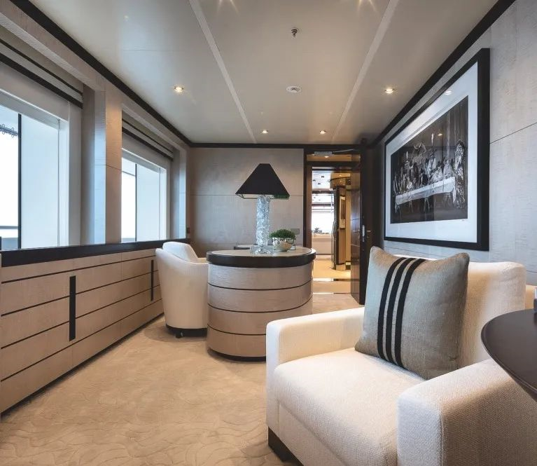贝尼蒂65米全定制超级游艇M/Y TRIUMPH:理想之选