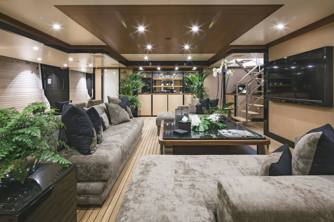 贝尼蒂65米全定制超级游艇M/Y TRIUMPH:理想之选