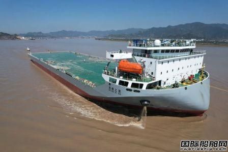  宏盛造船建造第2艘亚洲最大电力推进甲板运输船试航,