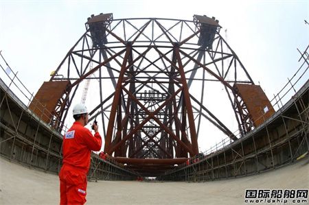 亚洲第一!海油工程总包深水导管架“海基一号”成功登船,