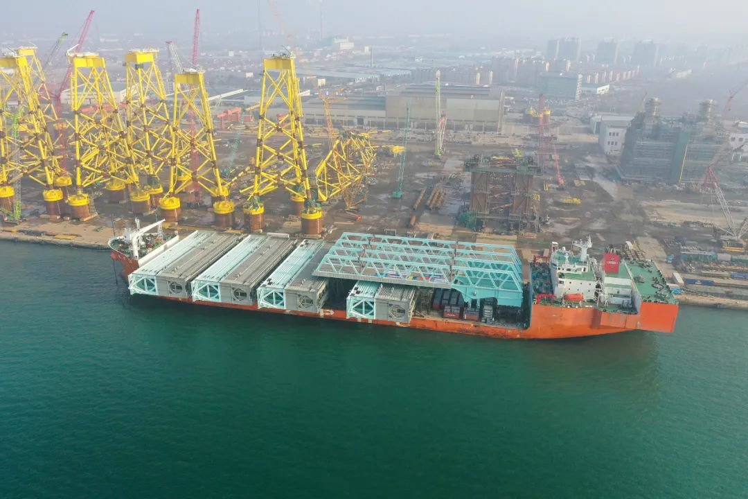 蓬莱巨涛建造交付荷兰船闸和开启式钢桥项目