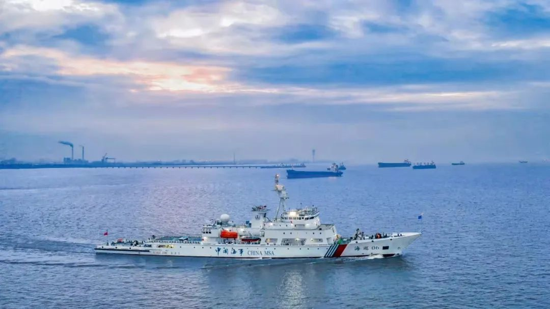 武船集团大型巡航救助船“海巡06”交付
