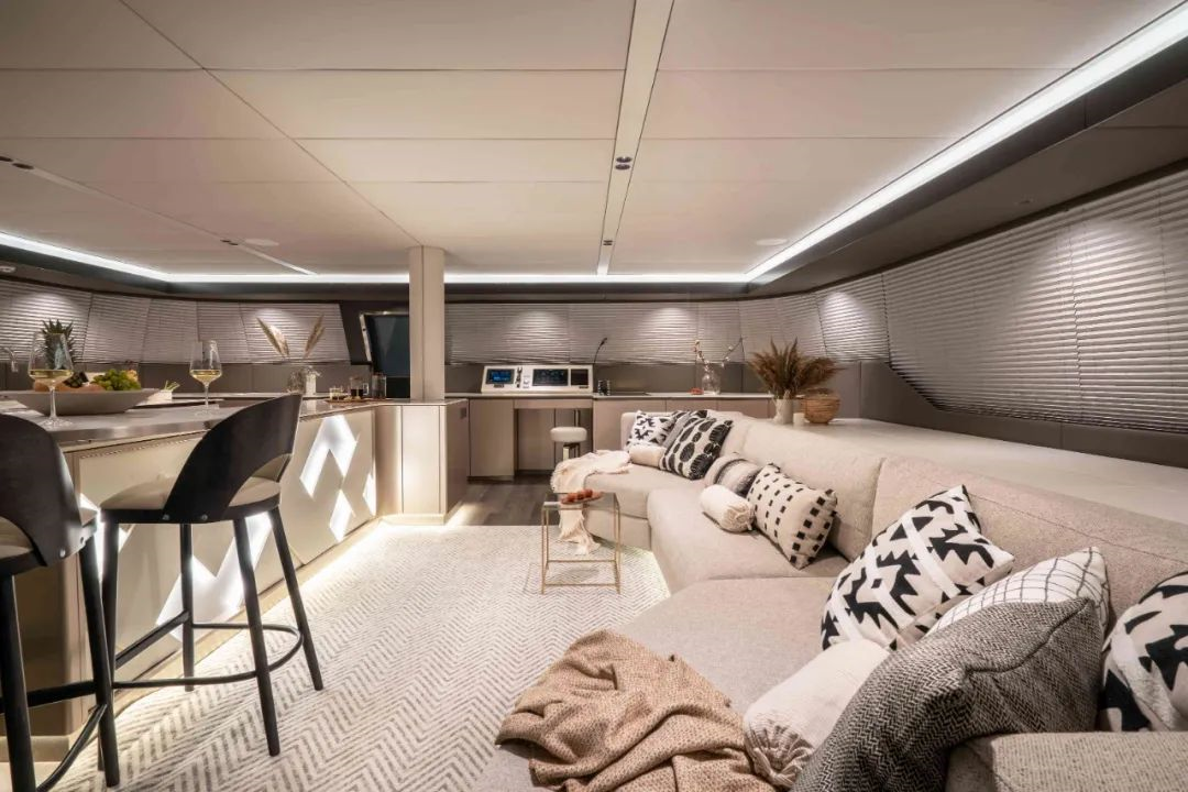 Sunreef Yachts 发布 Sunreef 70 “YOLO号”双体帆船内饰照片