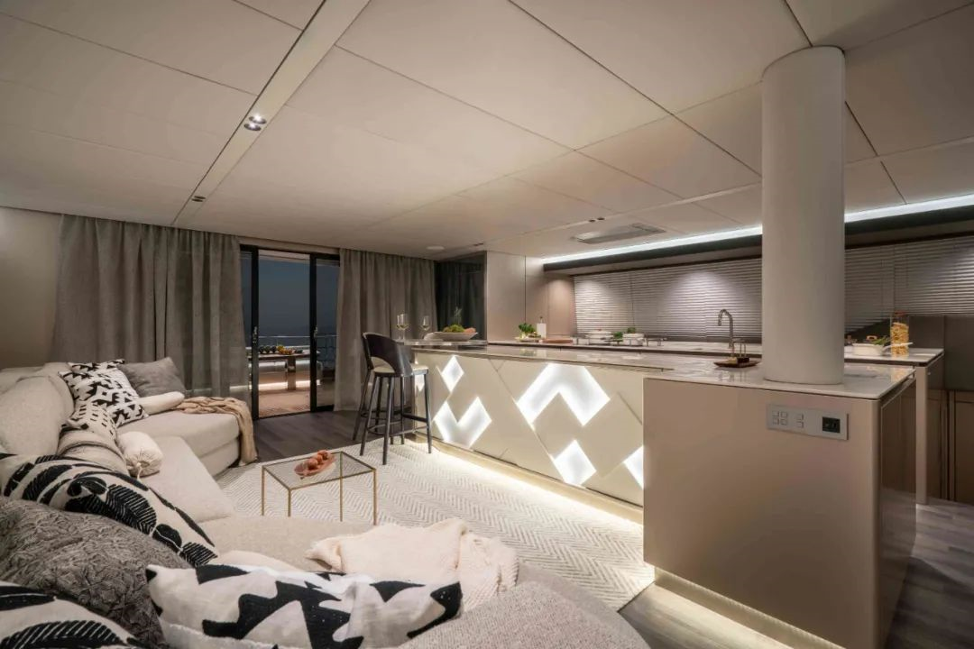 Sunreef Yachts 发布 Sunreef 70 “YOLO号”双体帆船内饰照片