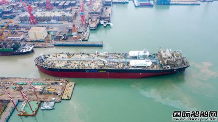  广船国际两艘双燃料大型油船同日出坞,
