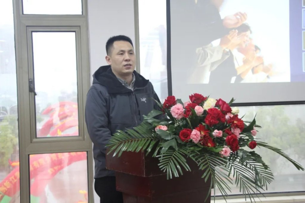 开阳星造船公司承造的双燃料船盛大开工
