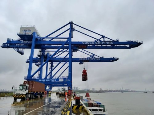 中远海运港口武汉码头正式开启外贸业务