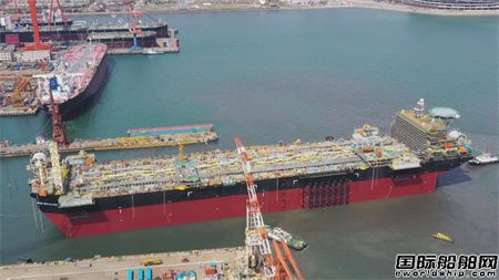 大船集团建造Bacalhau FPSO顺利出坞