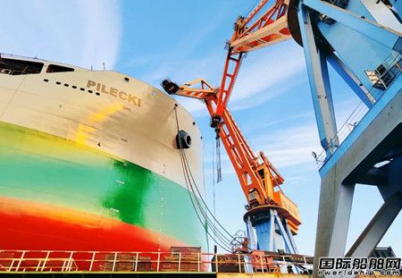  中波公司又一艘62000吨多用途重吊船投入营运,