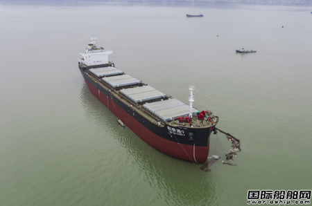 东南造船建造22500吨散货船“和泰通9”顺利下水