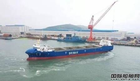  中国自主研发首艘自主航行集装箱船交付运营,