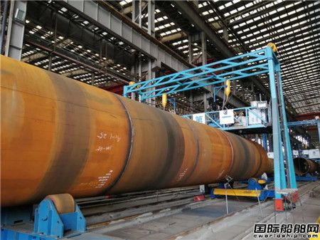  广东中远海运重工首个国外海上导管架钢桩项目开工,