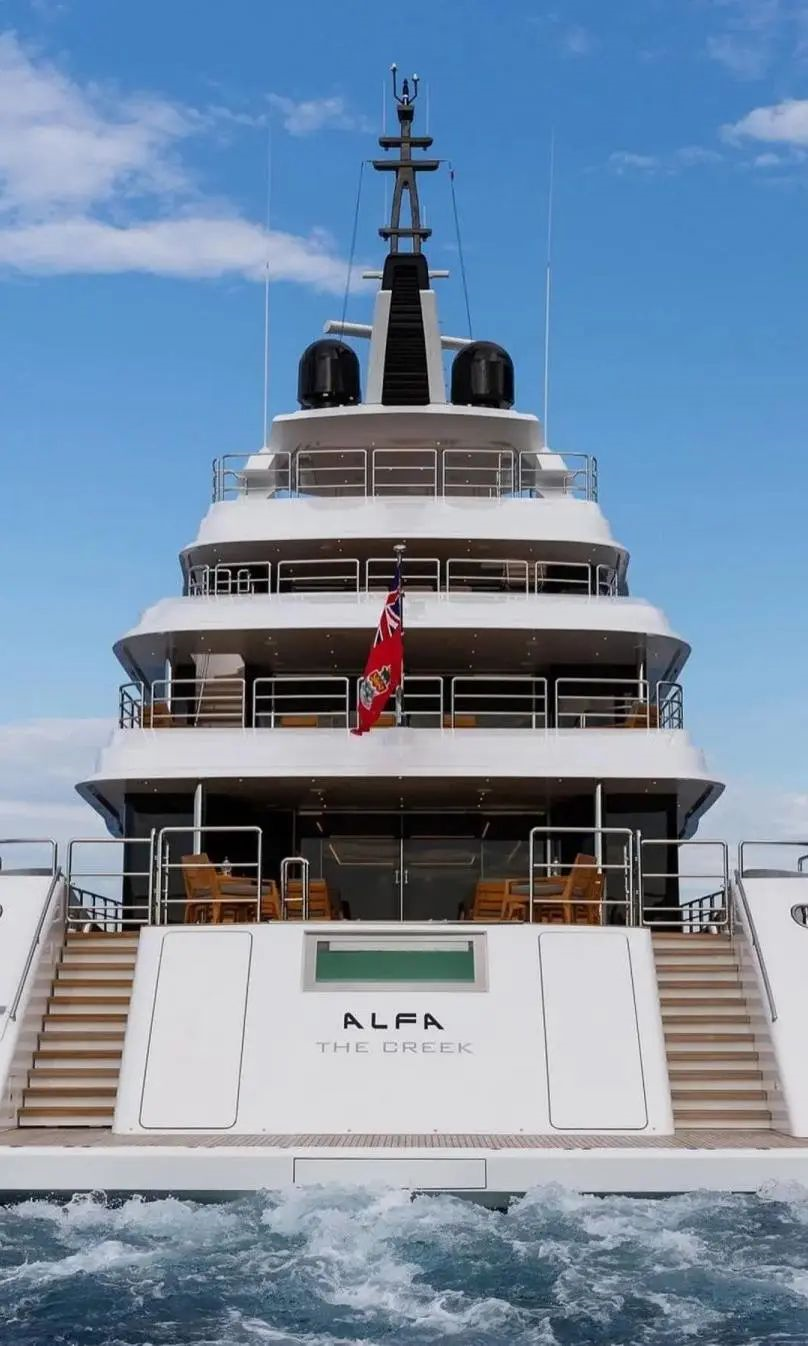 贝尼蒂70米超级游艇Alfa，精心设计的简约之作