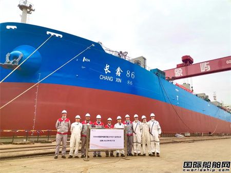  象屿海装同日两船出坞两船起浮,