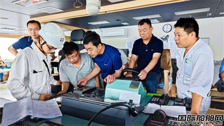 黄埔文冲为中联航运建造首制1900TEU集装箱船试航凯旋,