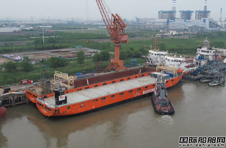  芜湖造船厂5月份两船下水两船试航生产捷报频频,
