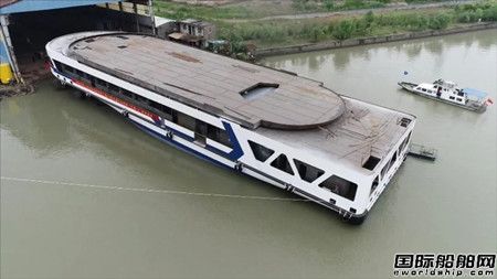 华海造船建造400客黄浦江游览船顺利下水