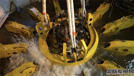 海油发展采油公司为我国首次自主解脱FPSO立新功,
