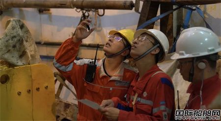 海油发展采油公司为我国首次自主解脱FPSO立新功,