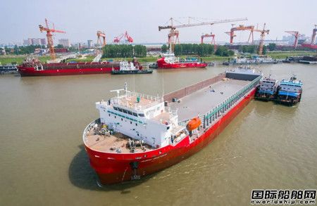 武船集团一船下水一船离厂迎来民船节点高峰,
