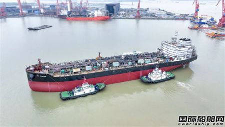 广船国际同日三艘大“龙舟”出坞,