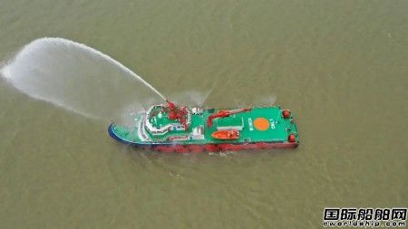  粤新海工建造国内最大内河消防船顺利完成试航,