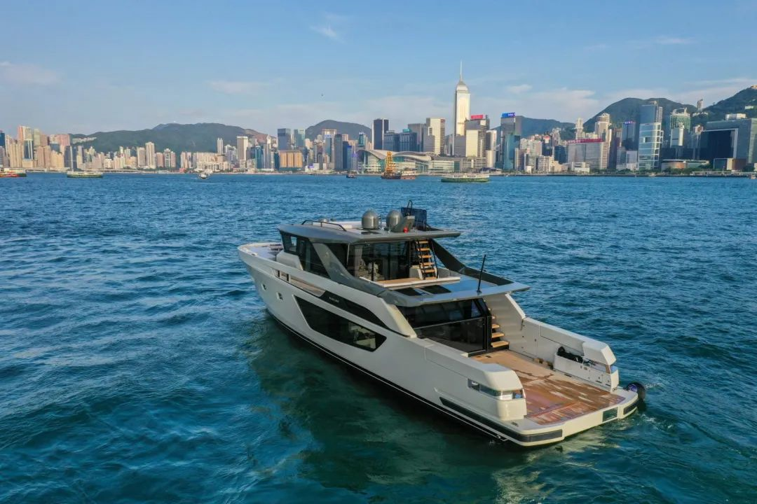 Bluegame游艇全新BGX70抵达香港