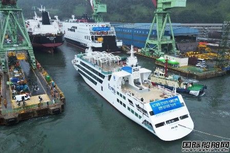 韩国首批！现代尾浦造船两艘电力推进客船同日下水
